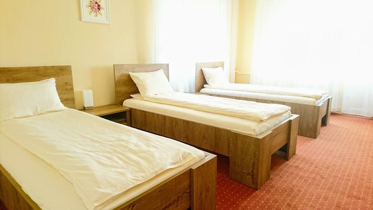 G.Eag - Premium Apartment Oradea Exteriör bild