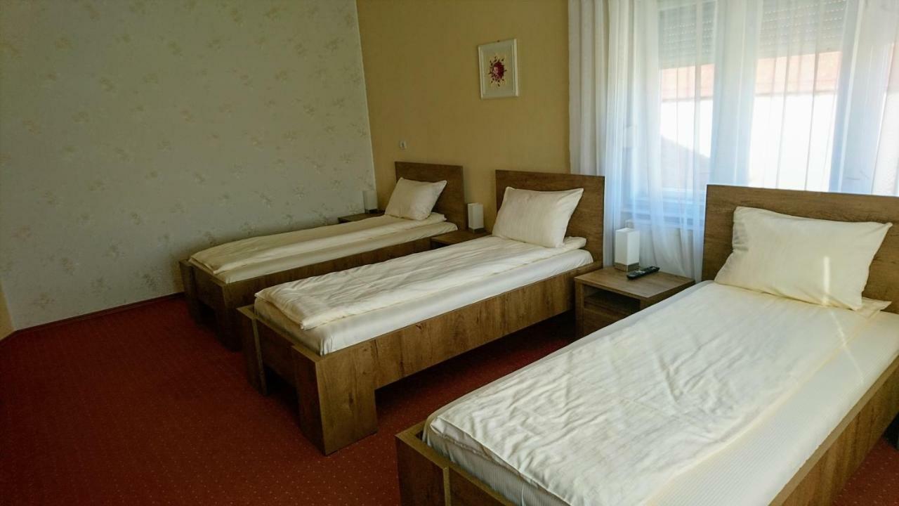 G.Eag - Premium Apartment Oradea Exteriör bild