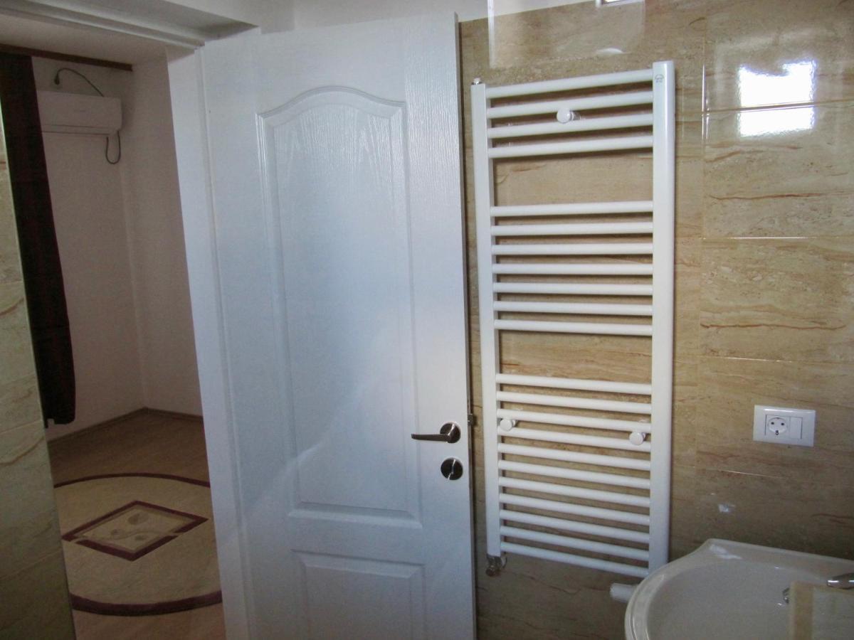 G.Eag - Premium Apartment Oradea Exteriör bild